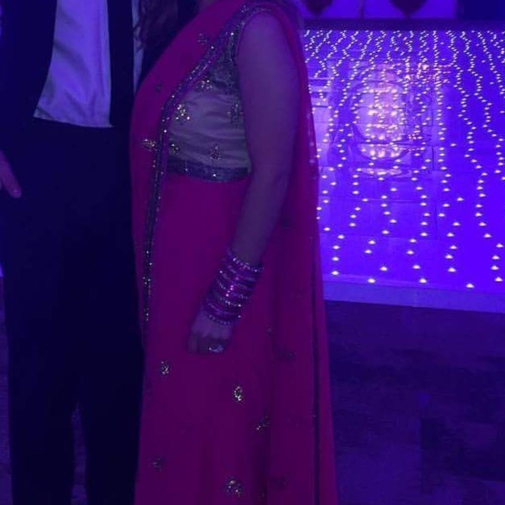 Sari - Picture 2 of 2