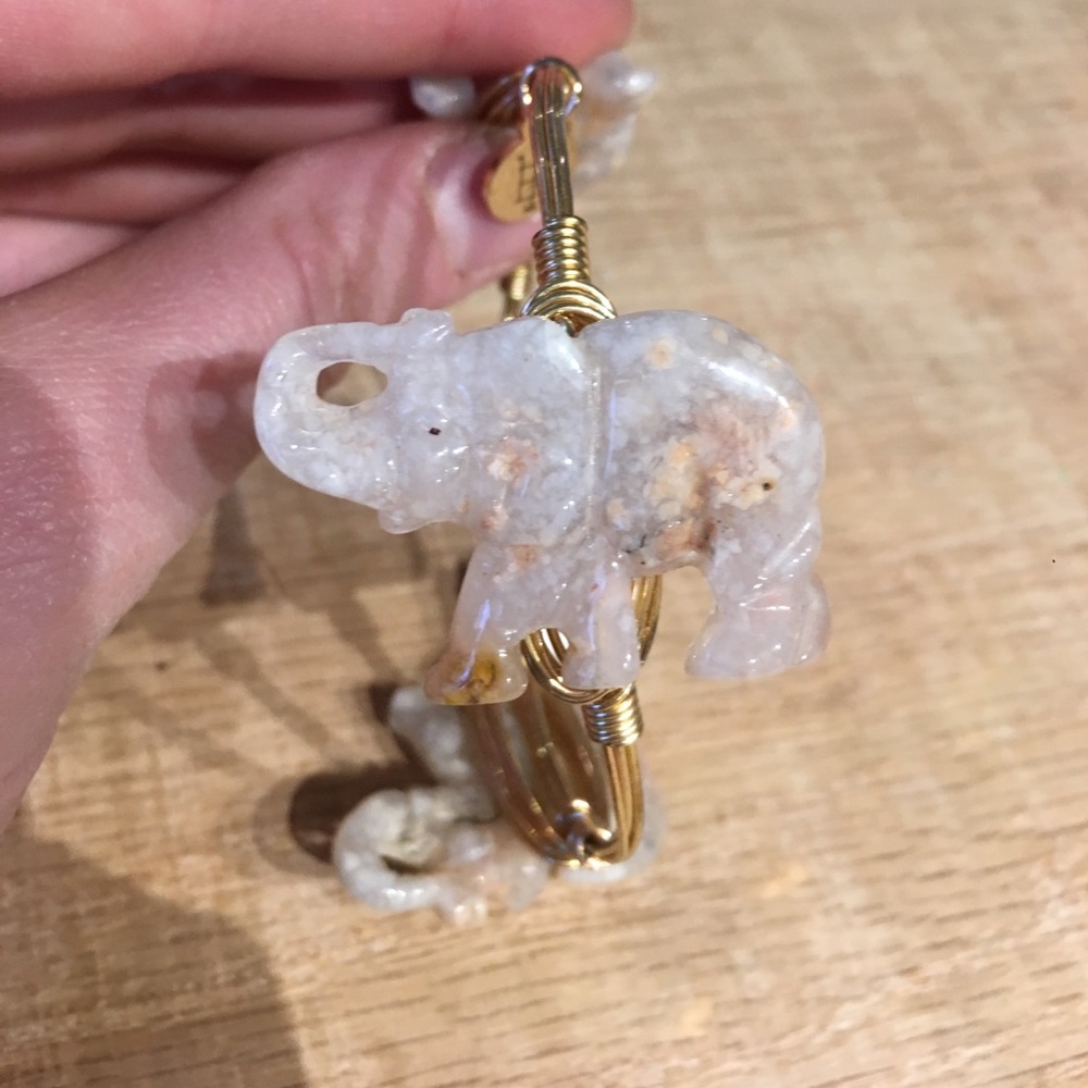 White marble elephant Bourbon bracelet