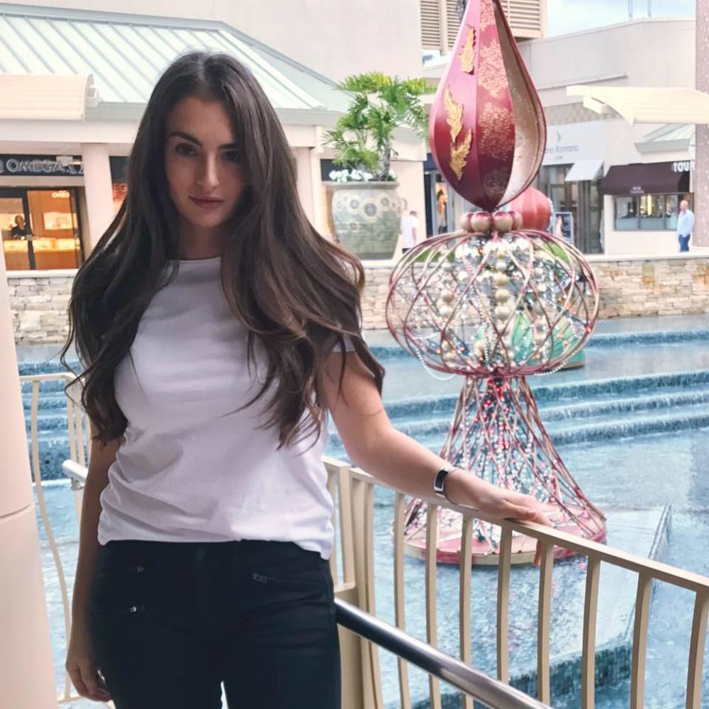 Meet your Posher, Courtney