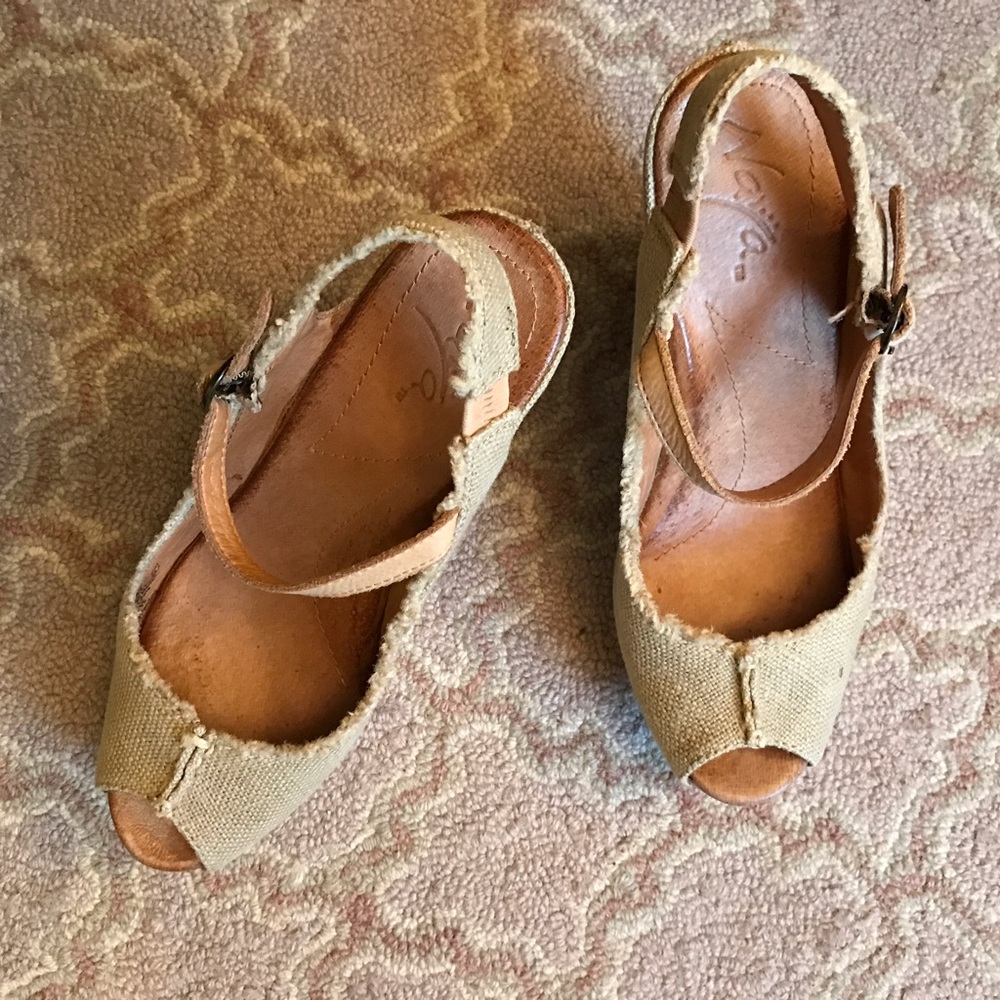 Naya "Maeve" linen&leather platform wedges. 7.5M