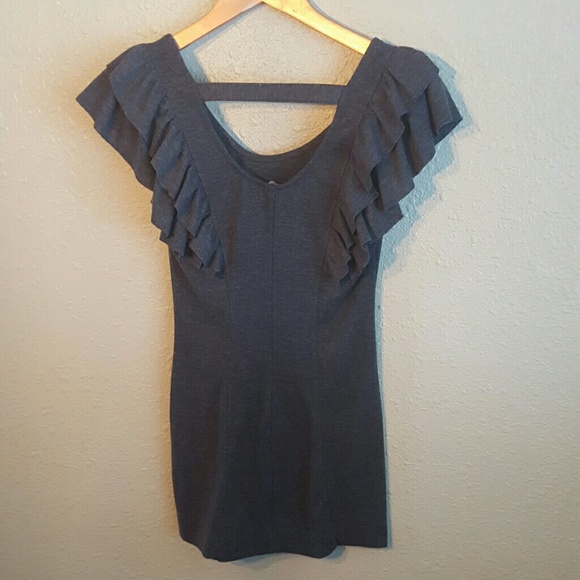 Ruffle sleeve open back tunic - Picture 2 of 2