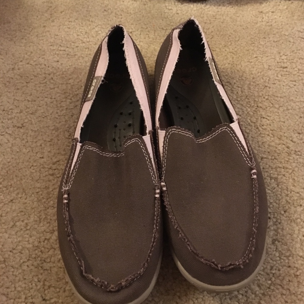 Canvas Moccasin type flats Crocs size 11 Brown