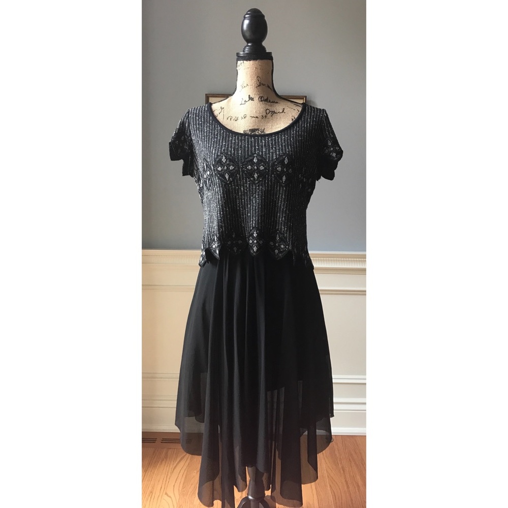 Like New St. John Scoopneck Crop Top Sz M