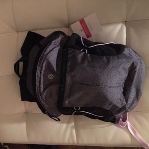 Lululemon bpack new with tags and still for sale