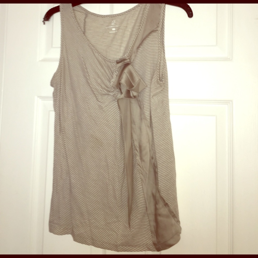 Tank Top with front ribbon! ❤️❤️❤️