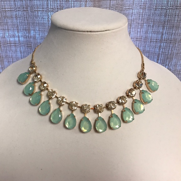 Jewelry - Statement Necklace Gold Plated