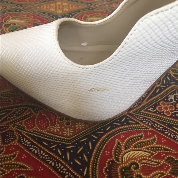 White heels - Picture 2 of 4