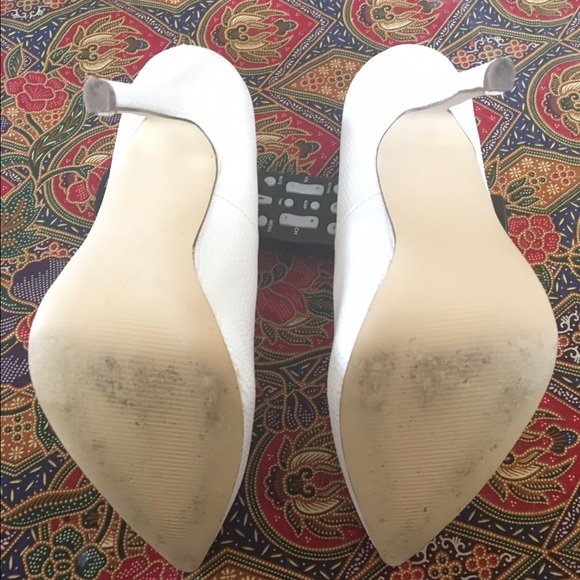 White heels - Picture 3 of 4