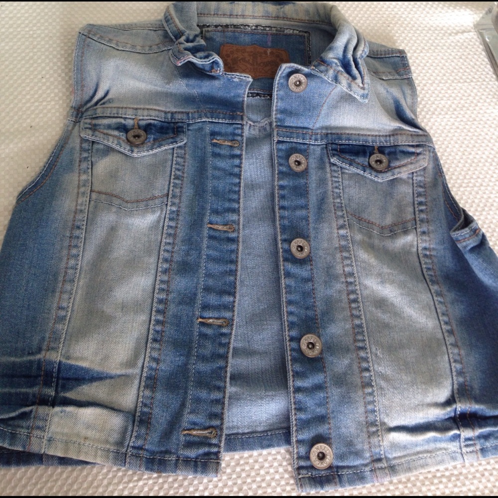 Jean sleeveless jacket