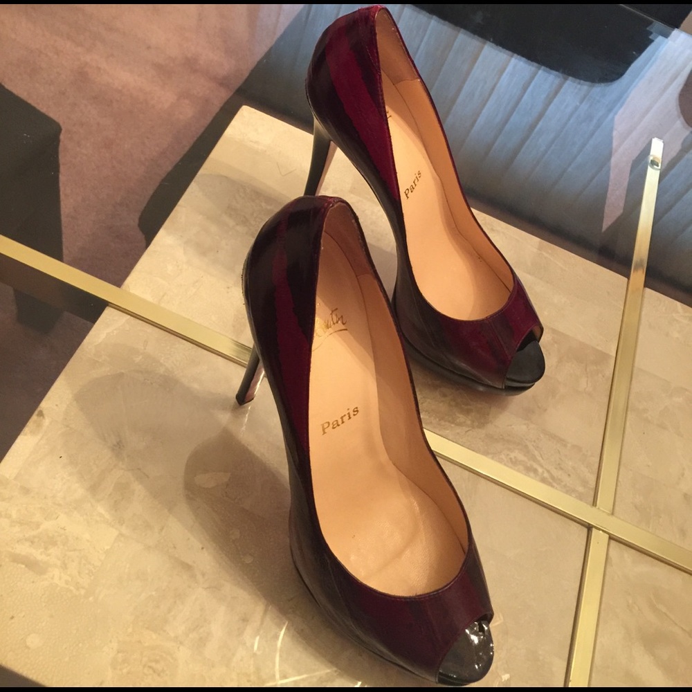CHRISTIAN LOUBOUTIN Altadama, Peep Toe Pumps - Picture 3 of 6
