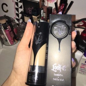 Kat Von D lick it foundation