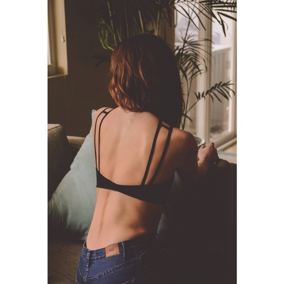 A must have caged black bralette - Picture 2 of 2