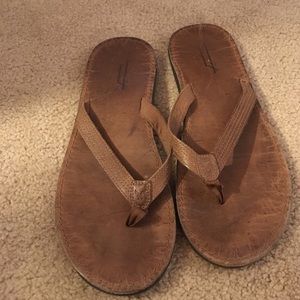 American Eagle Size 10 flip flops leather brown