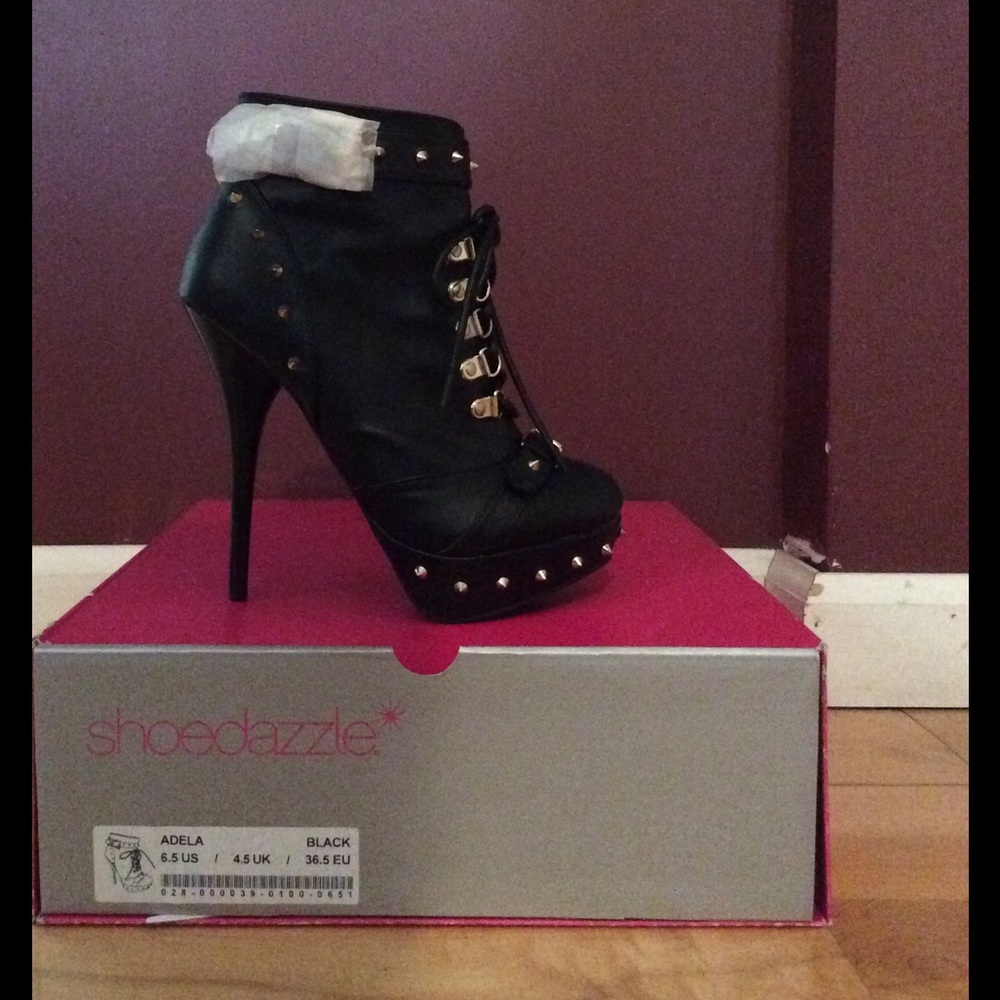 Shoedazzle black high heel bootie 6.5