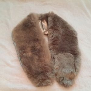 Faux Fur Neck Rap
