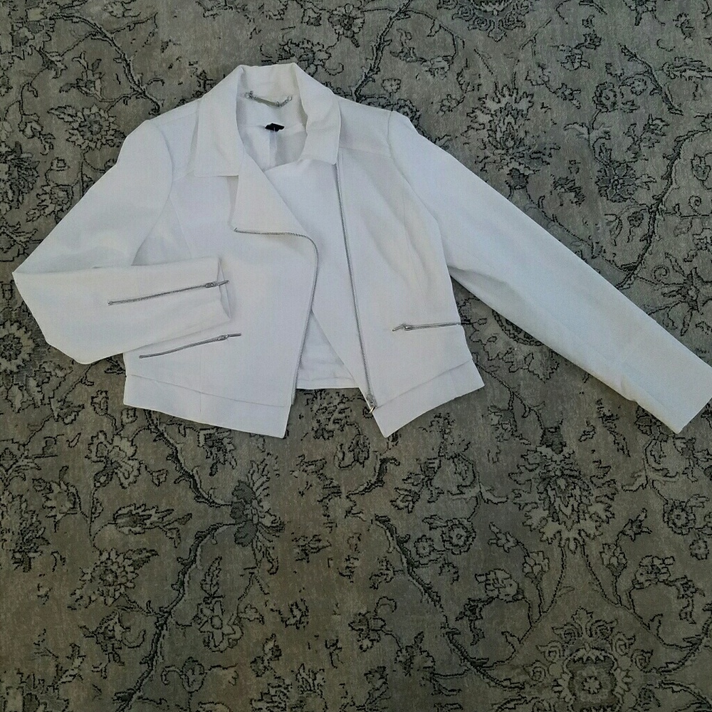 white jacket white house black market