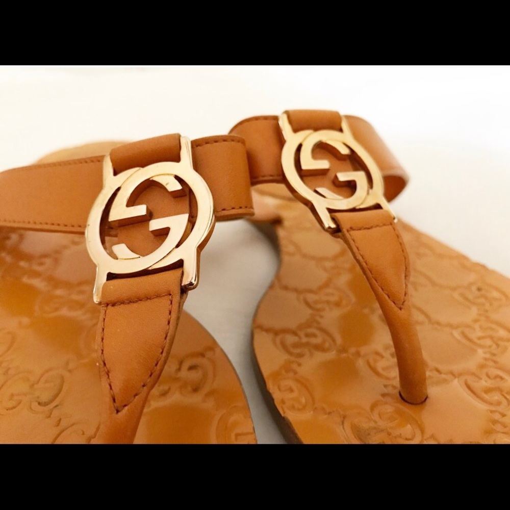 True orange Gucci leather sandals