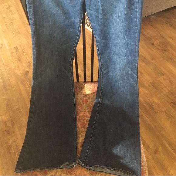 American Eagle flare jeans - Picture 3 of 4