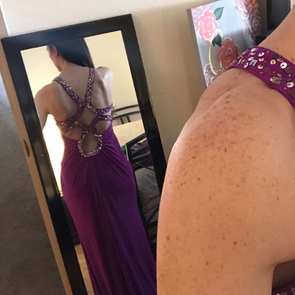 Adriana Papell prom dress 3/4