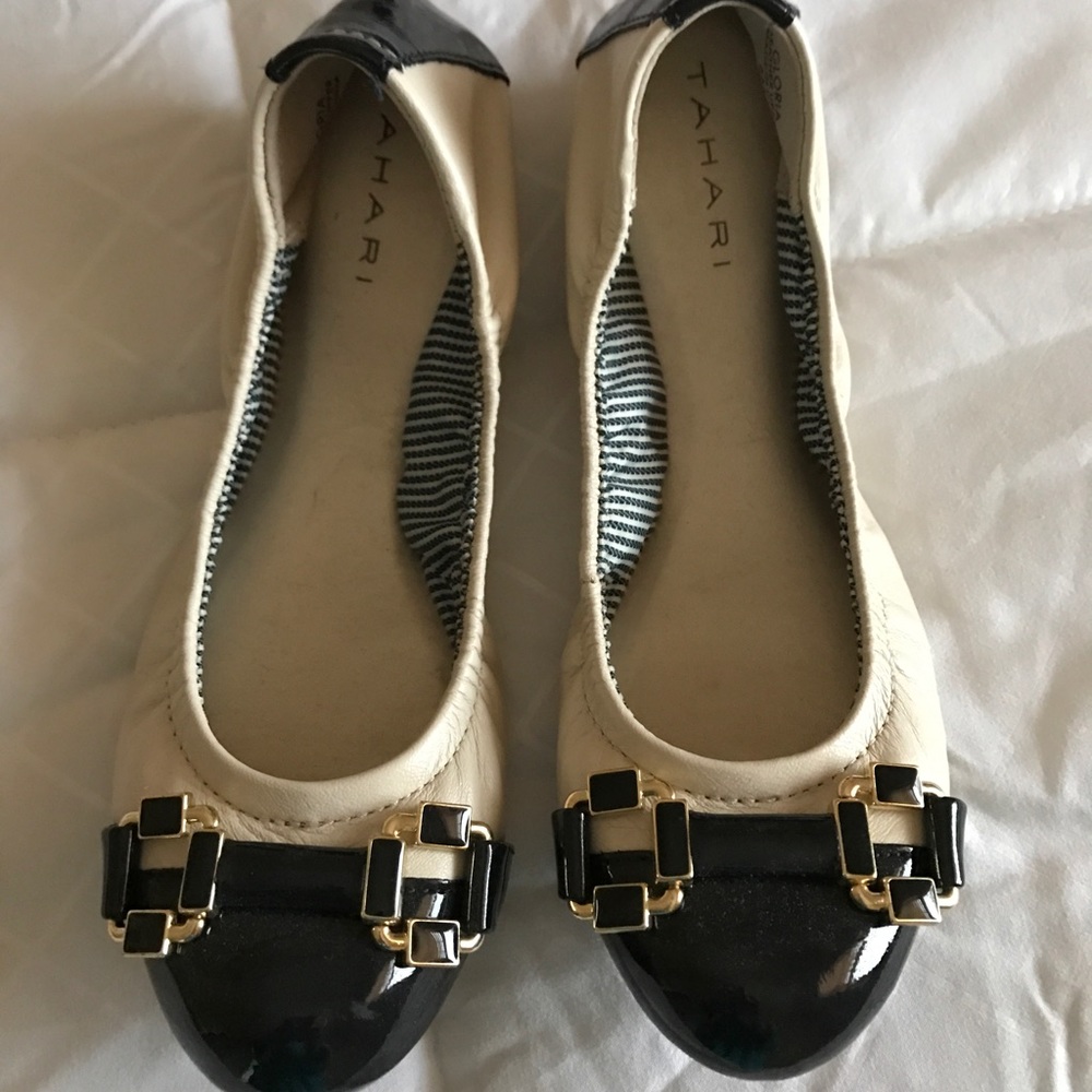 Tahari ballerina flats. Never worn.