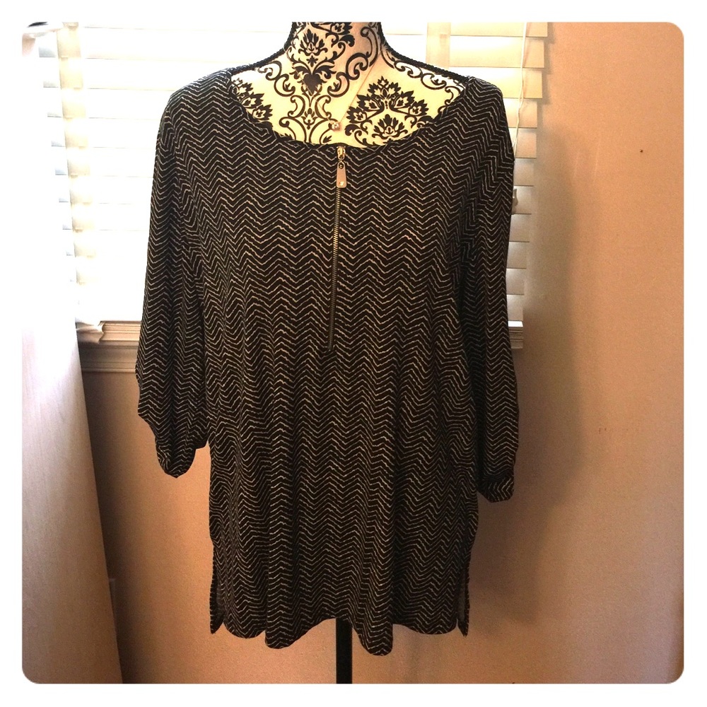 🕋🕋ELLEN TRACEY • Chevron print zip blouse🕋🕋