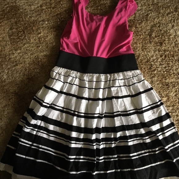 Candie’s Pink and Striped Dress - Picture 4 of 4