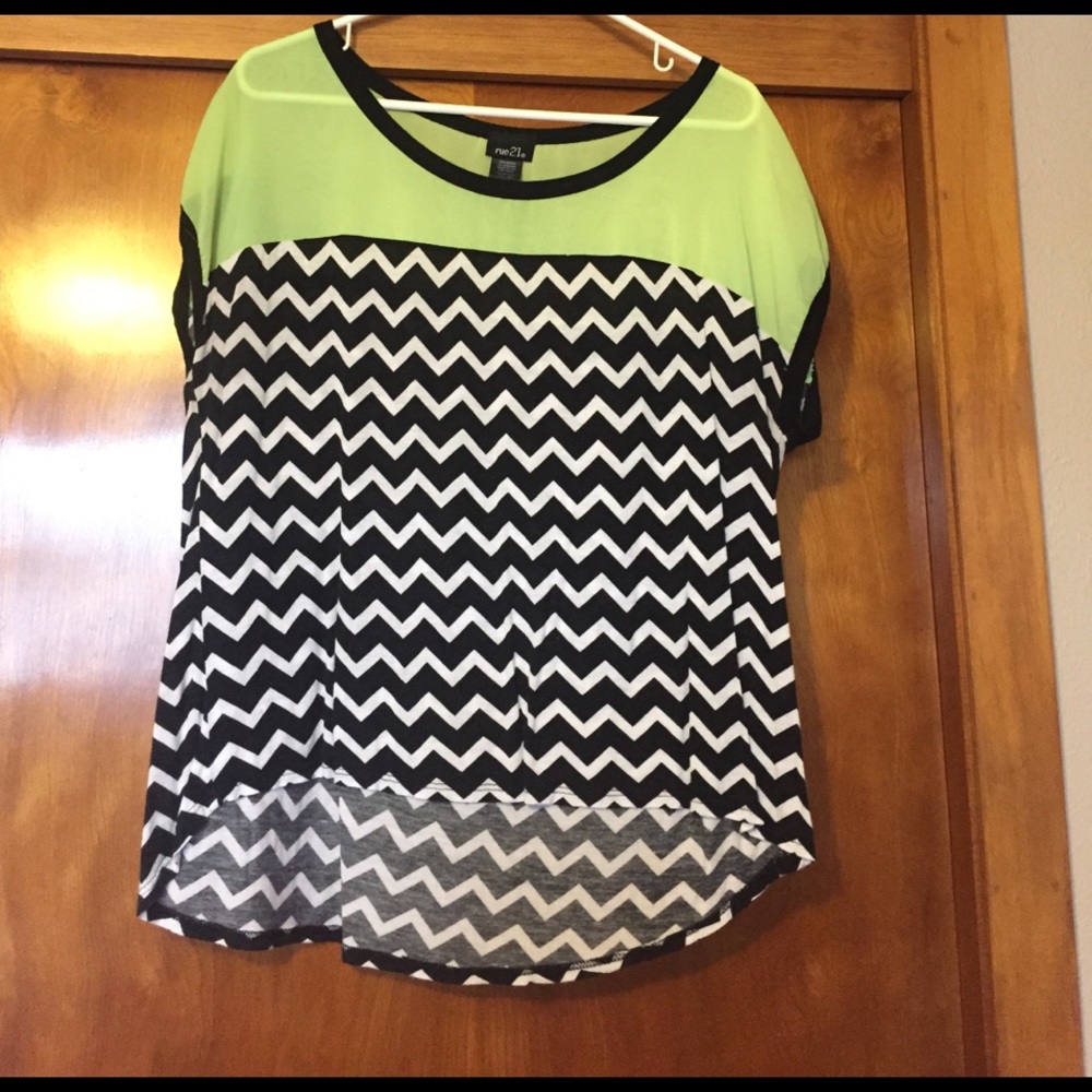 XL Rue 21 tee