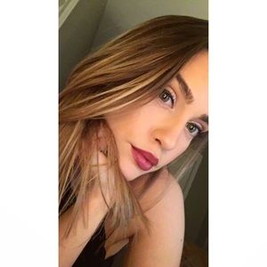 Meet your Posher, Holly