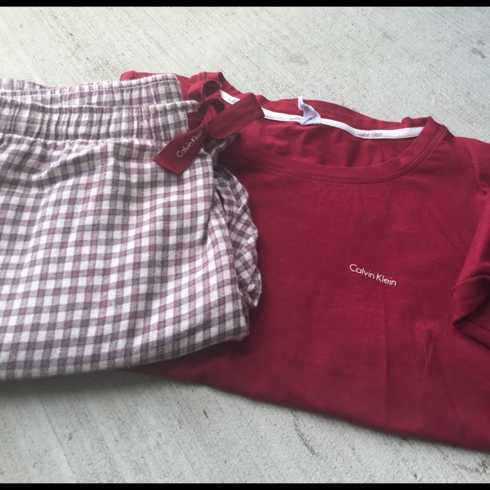 CALVIN KLEIN PAJAMA SET