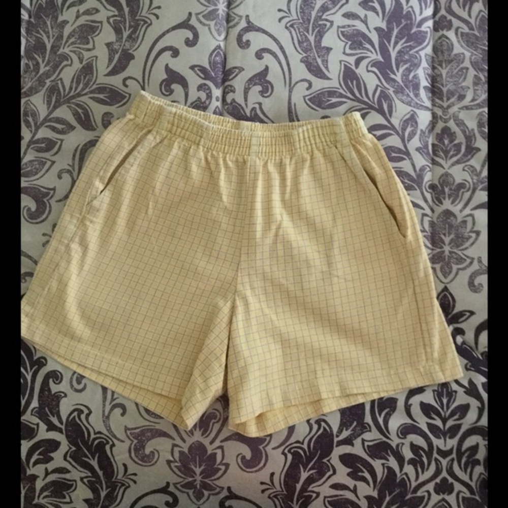 DONATING 3/12!  MUST BUNDLE! Shorts, S