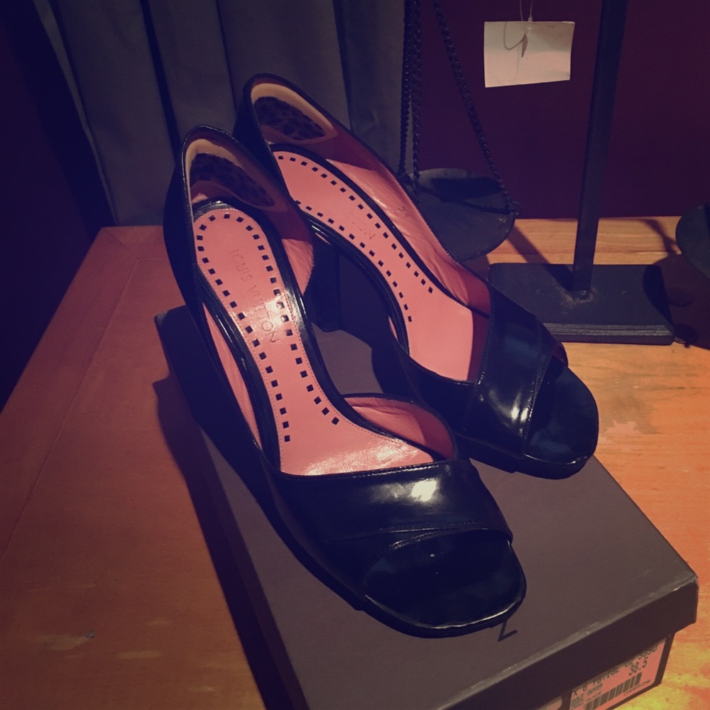 Woman's shoes