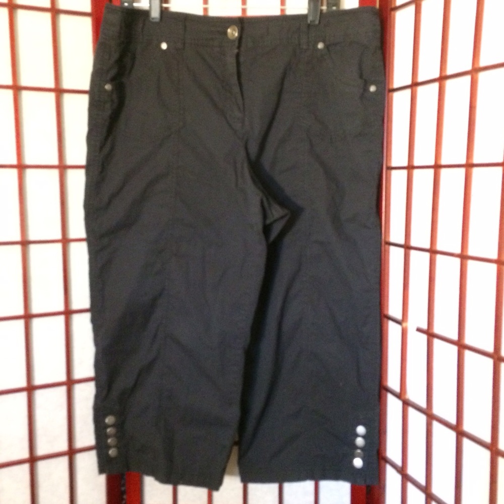 Black Capri Pants
