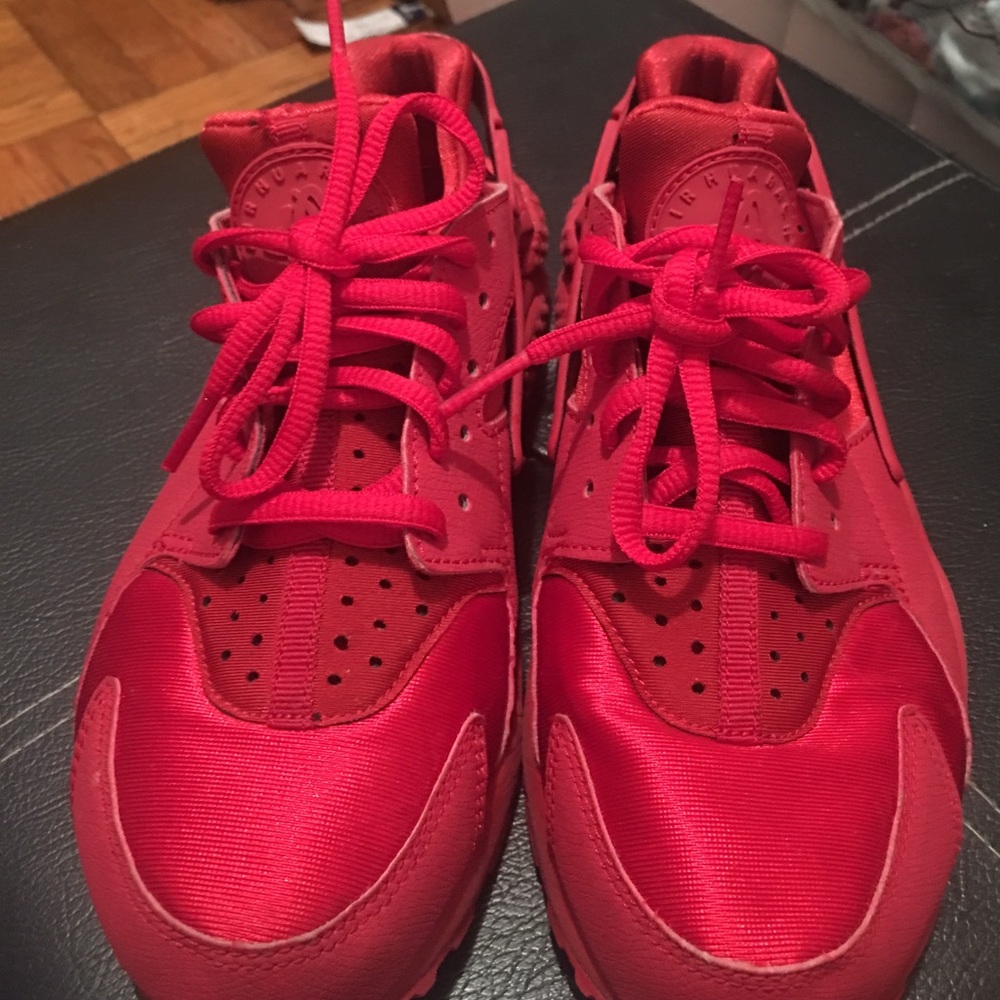 Red Nike Huaraches