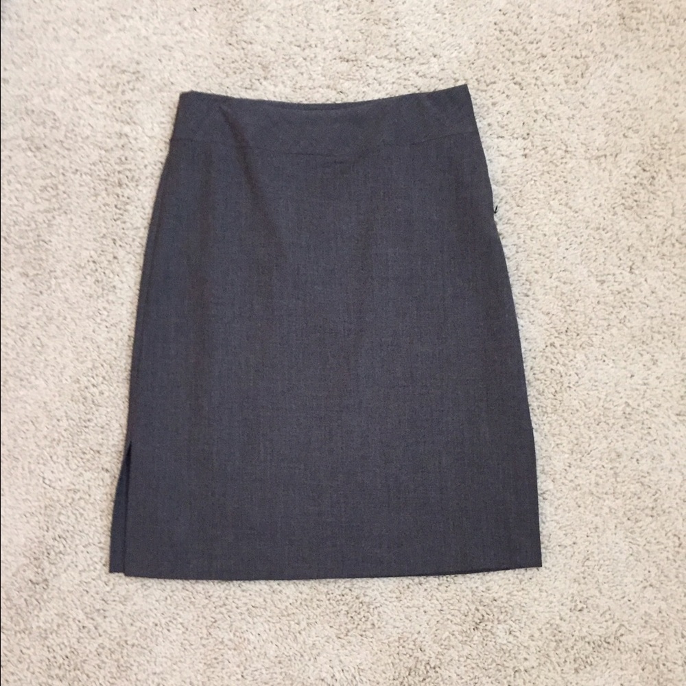 Banana Republic Gray tailored skirt