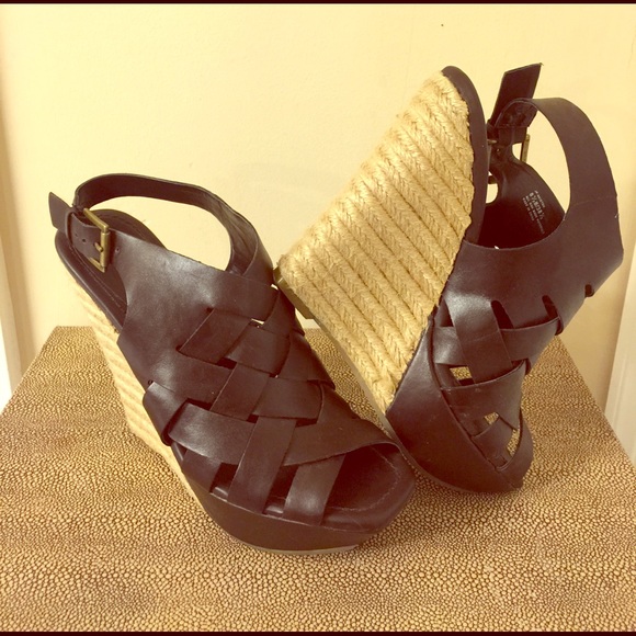 Jessica Simpson Shoes - SOLD   Jessica Simpson Heels - Brown and Tan