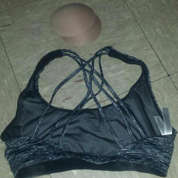 Victoria Secret - Picture 2 of 2