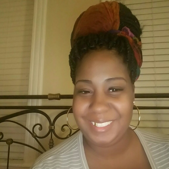 Meet your Posher, Dannise - Picture 1 of 1