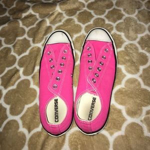 Women's Converse!!