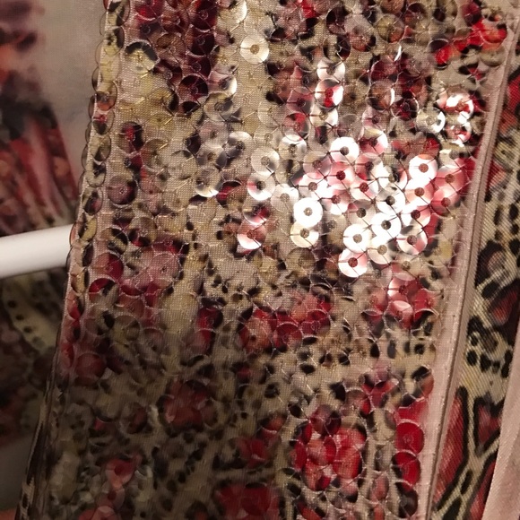 NWT Large one world tunic with sequins - Picture 5 of 6