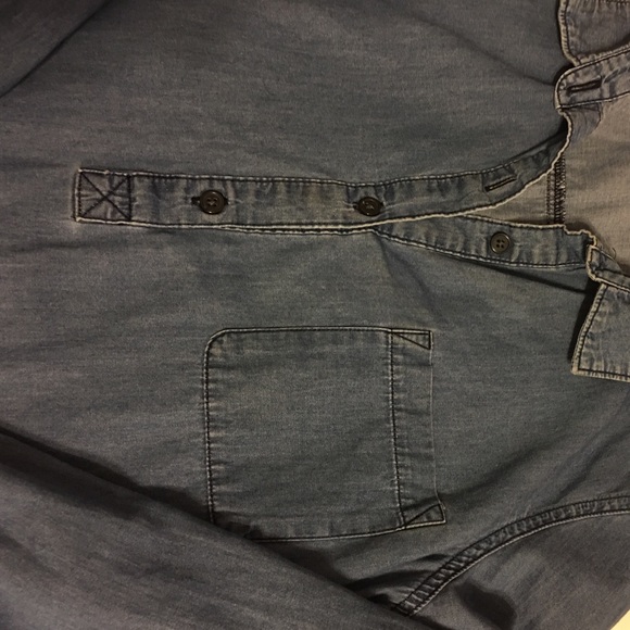 Old navy jean top - Picture 3 of 4