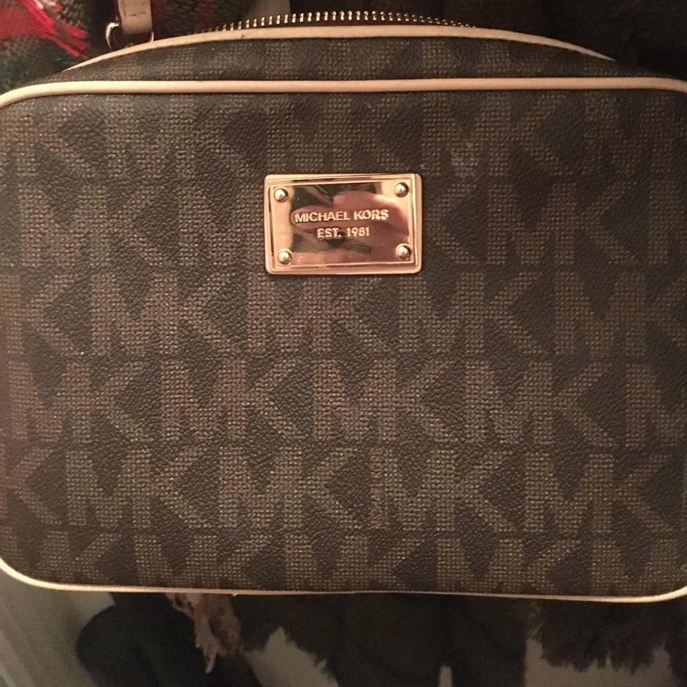 Micheal Kors crossbody