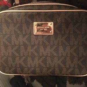Micheal Kors crossbody