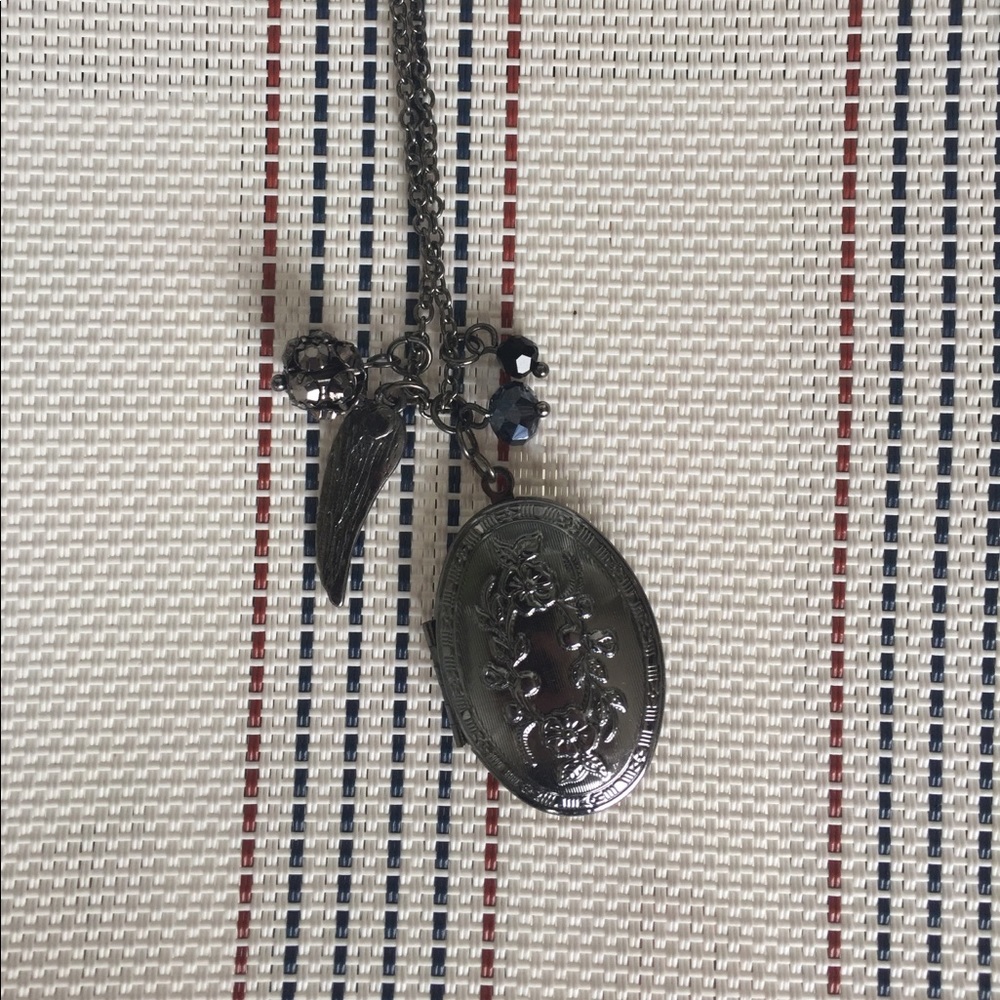 Locket necklace