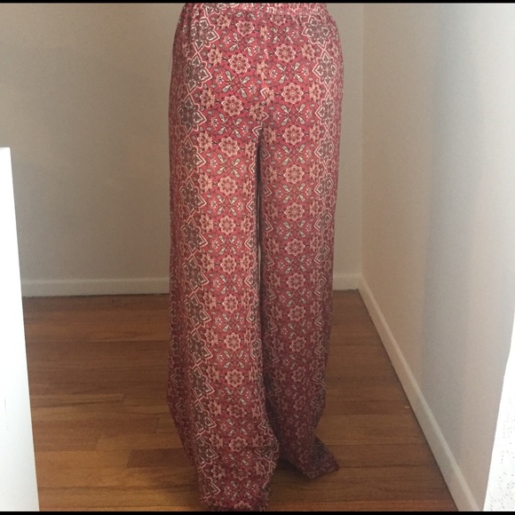 Festive flowy pants - Picture 2 of 3