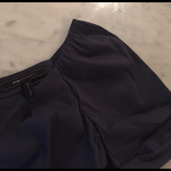 💥Sale! BCBG Sexy &Cute Blue Top! - Picture 2 of 3