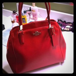 Red Coach handbag..Beautiful! 💯 A!🌹