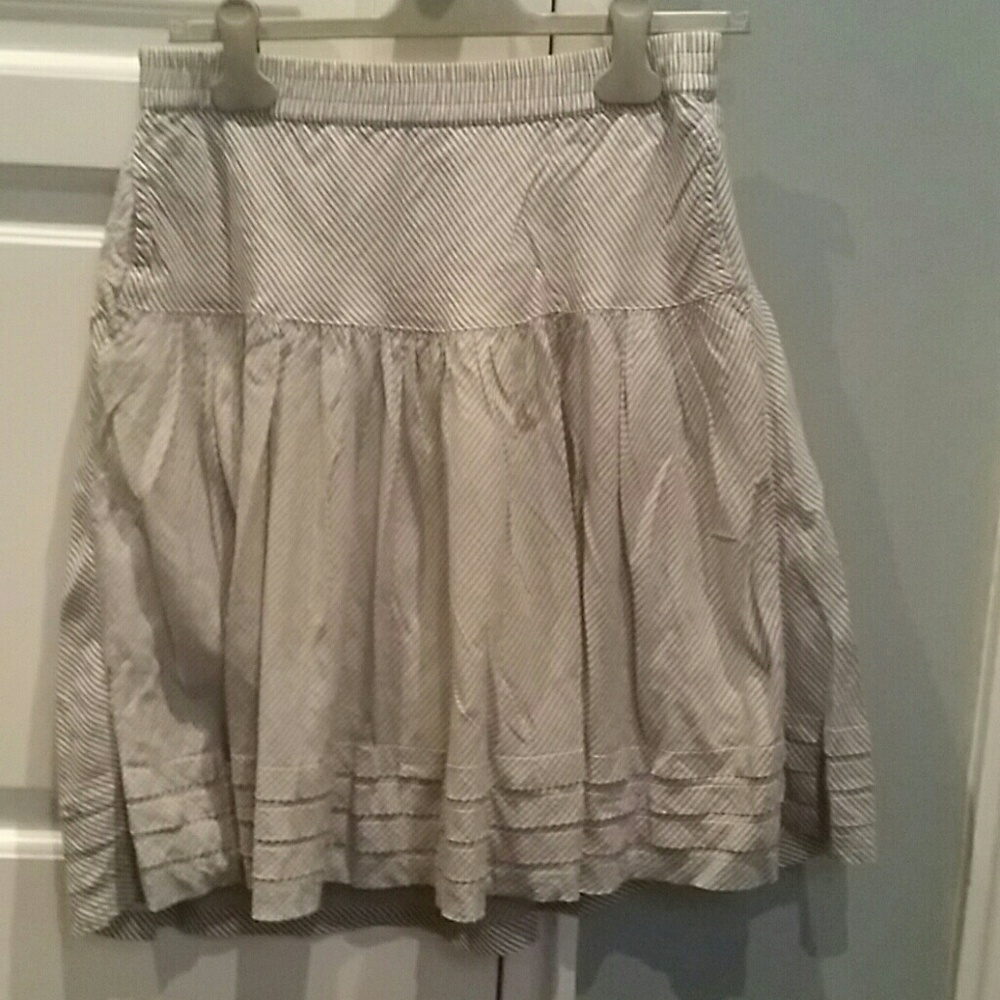 Gap skirt