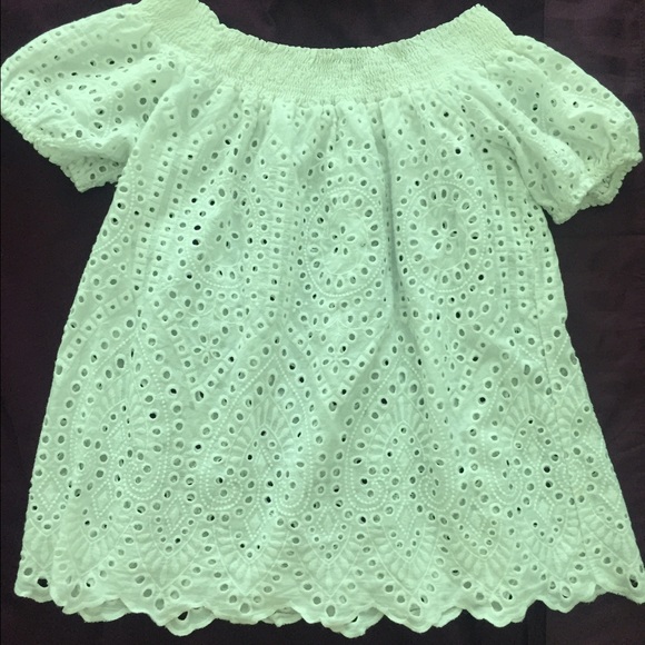 White off shoulders top - Picture 2 of 3