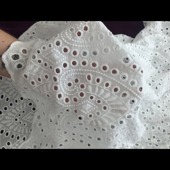 White off shoulders top - Picture 3 of 3