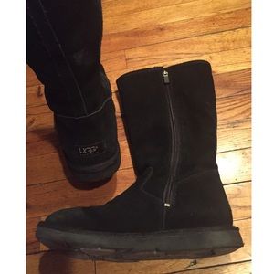 Ugg Boots in Black with zipper